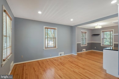 2716 Farnsworth Dr, Alexandria, VA 22303 - photo 6