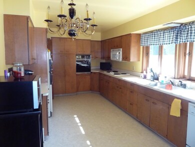 1203 2nd Ave NE, Jamestown, ND 58401 - photo 4