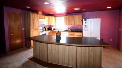 Kitchen & Island