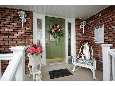 Entry/Foyer.