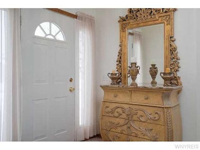Foyer Foyer with 2 side windows