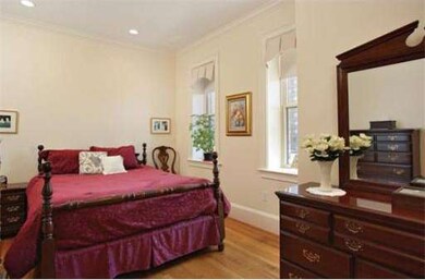 366 Tappan St unit 3, Brookline, MA 02445 - photo 5