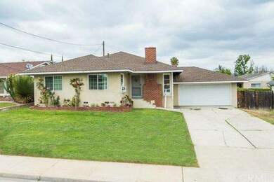 The Curb appeal of this home is just plain fantast