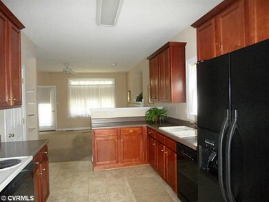 Kitchen - Open with all appliances