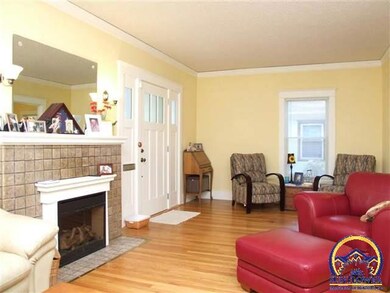 126 SW Broadmoor Ave, Topeka, KS 66606 - photo 2