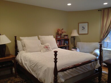 8 Verndale St unit 2, Brookline, MA 02446 - photo 5