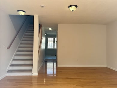 33 Regency Ct unit 33, Chicopee, MA 01020 - photo 7