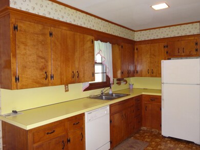 457 Oak St, Cresco, PA 18326 - photo 7