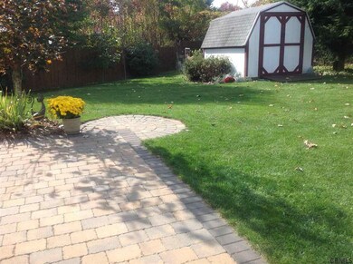 36 Bosher Dr, Albany, NY 12205 - photo 2