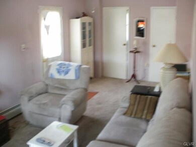 804 Fernwood St, Emmaus, PA 18049 - photo 5