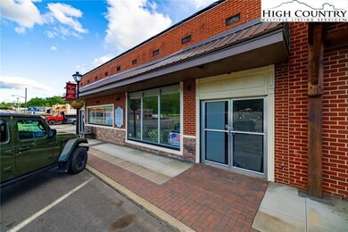 304 S Jefferson Ave, West Jefferson, NC 28694 - photo 3