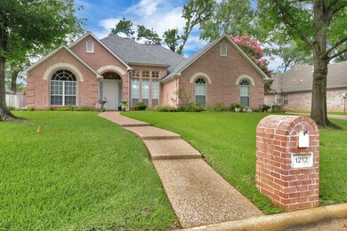 1212 Parkview Dr, Tyler, TX 75703 - photo 2
