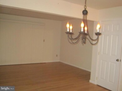 199 Canterbury Ct, East Windsor, NJ 08520 - photo 3