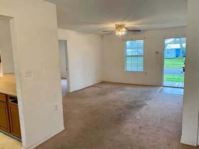 Living Room / Dining