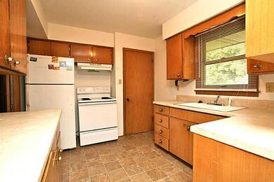 4203 40th St, Des Moines, IA 50310 - photo 5