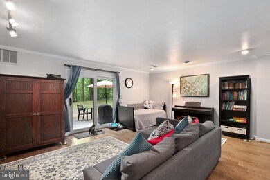 3856 Steppes Ct, Falls Church, VA 22041 - photo 7