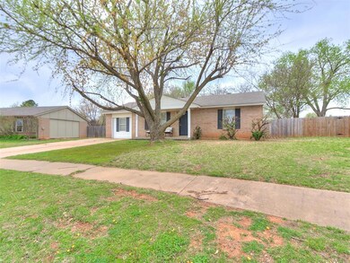 1605 NE 5th St, Moore, OK 73160 - photo 3