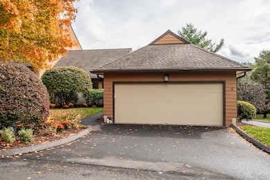 2 Chambord Park, Bloomfield, CT 06002 - photo 3