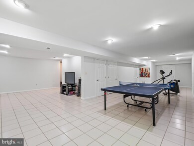 7928 Bressingham Dr, Fairfax Station, VA 22039 - photo 4