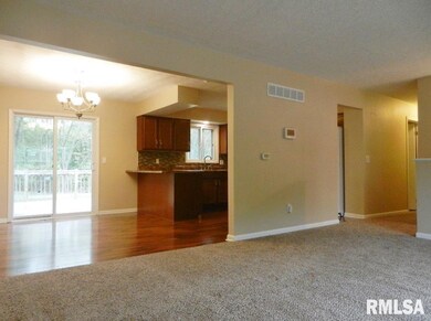 1105 N Clark St, Davenport, IA 52804 - photo 5