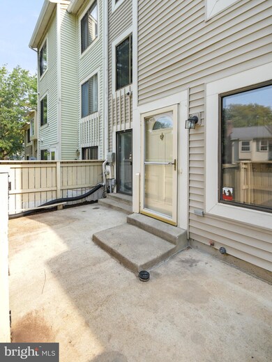 9318 Bathgate Ct, Montgomery Village, MD 20886 - photo 2