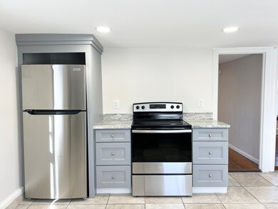 47 Warwick St unit 2, Middletown, CT 06457 - photo 2