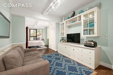 118 W 72nd St unit 204, New York, NY 10023 - photo 2