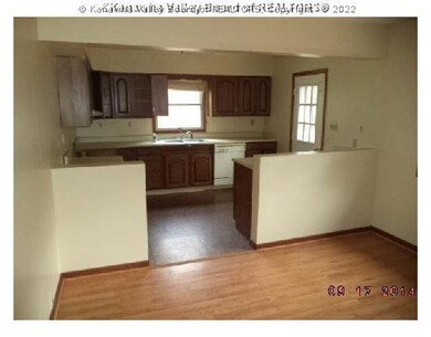 94 Mannon Dr, Alum Creek, WV 25003 - photo 3