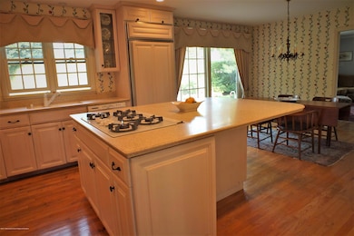 Kitchen/Breakfast Area