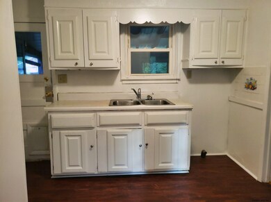 91 Park St, Gloversville, NY 12078 - photo 2