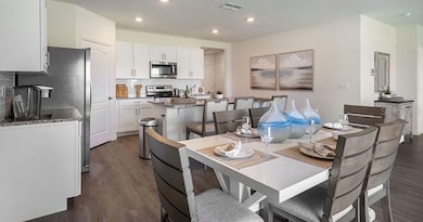 2429 Maidens Bluff Ave unit Cali, Davenport, FL 33837 - photo 4