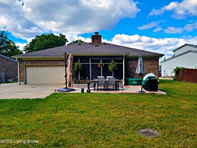 7504 Crabtree Dr, Louisville, KY 40228 - photo 2