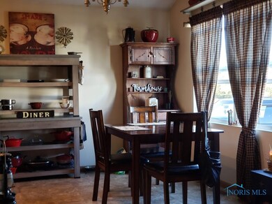 Eat in Kitchen