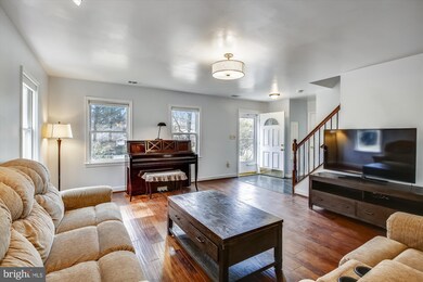 2129 Greenwich St, Falls Church, VA 22043 - photo 7