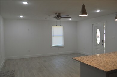 214 Basswood Dr unit C, Spring, TX 77386 - photo 3