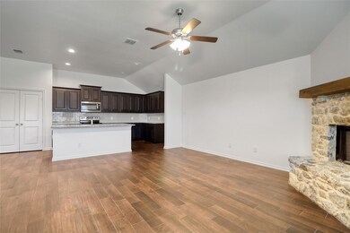 904 Deer Valley Dr, Weatherford, TX 76087 - photo 2