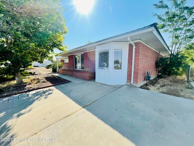 59BA298F-A978-4143-81A5-05D234534CEA