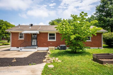 8814 Maple Rd, Louisville, KY 40229 - photo 6