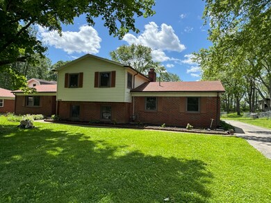 3390 Marilyn St, Columbus, IN 47203 - photo 2