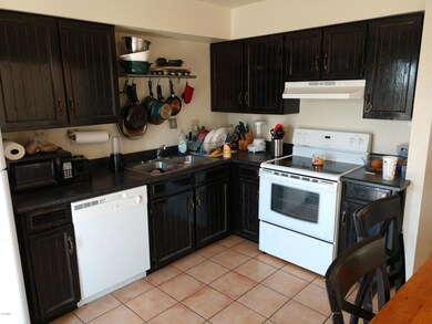 2135 kitchen pic 1