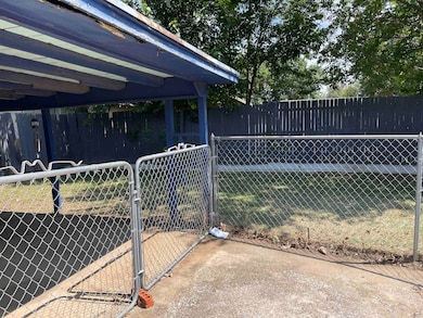 1018 E Pine Ave, Enid, OK 73701 - photo 6