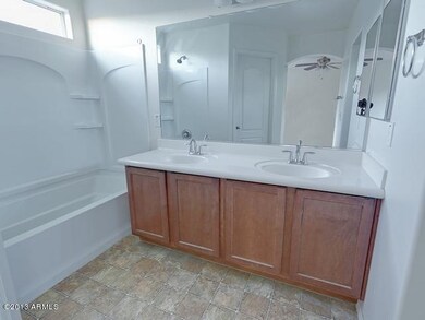 023-302520 - Bath 01 (master)-A