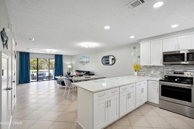 237 St Katherine Dr-005