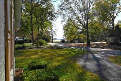 530 Pine Ln, West Point, VA 23181 - photo 3