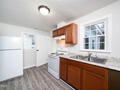 11-web-or-mls-519 N Cypress-15