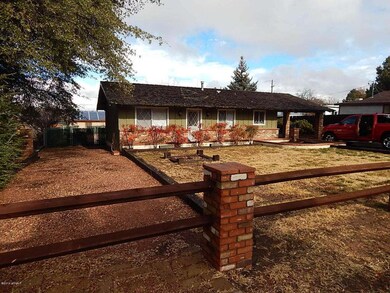 Front w RV driveway
