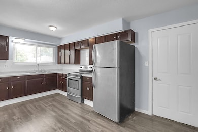 7-web-or-mls-4980-comstock-dr