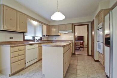 2842 Macheath Crescent, Flossmoor, IL 60422 - photo 2