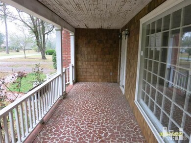 320 S Cowan St, Burgaw, NC 28425 - photo 5