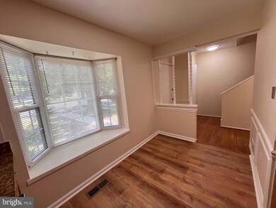 8931 Shamrock Ct, Springfield, VA 22152 - photo 5